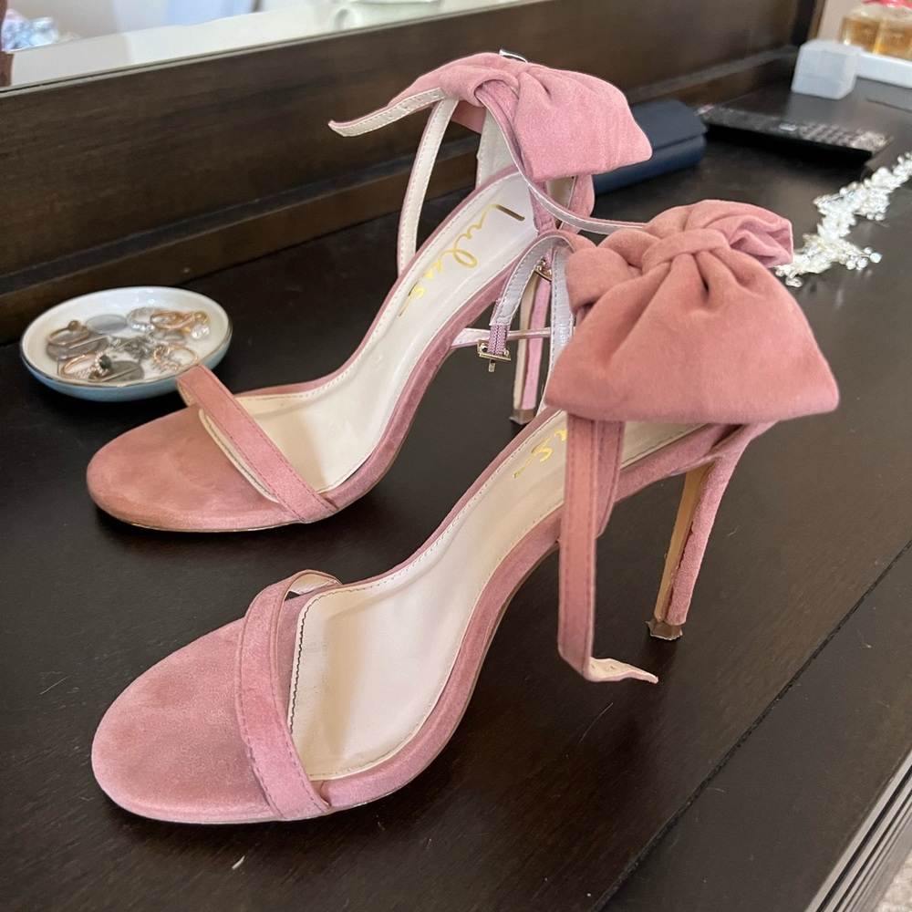 Size 5.5 pink Lulu shoes